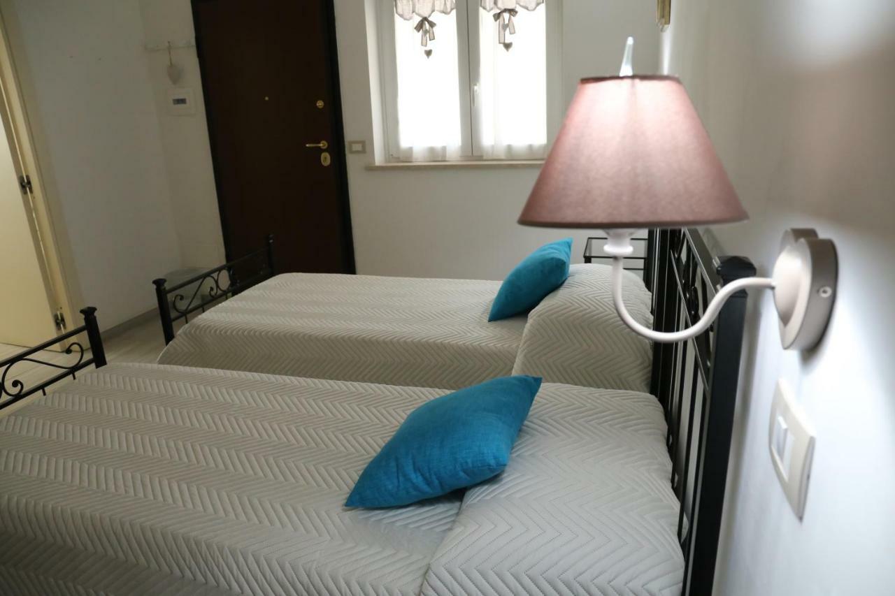 Mabell Guest House Civitavecchia Exterior foto