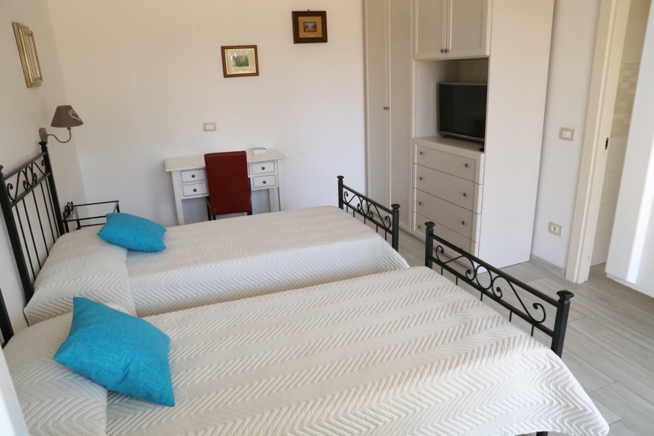 Mabell Guest House Civitavecchia Exterior foto