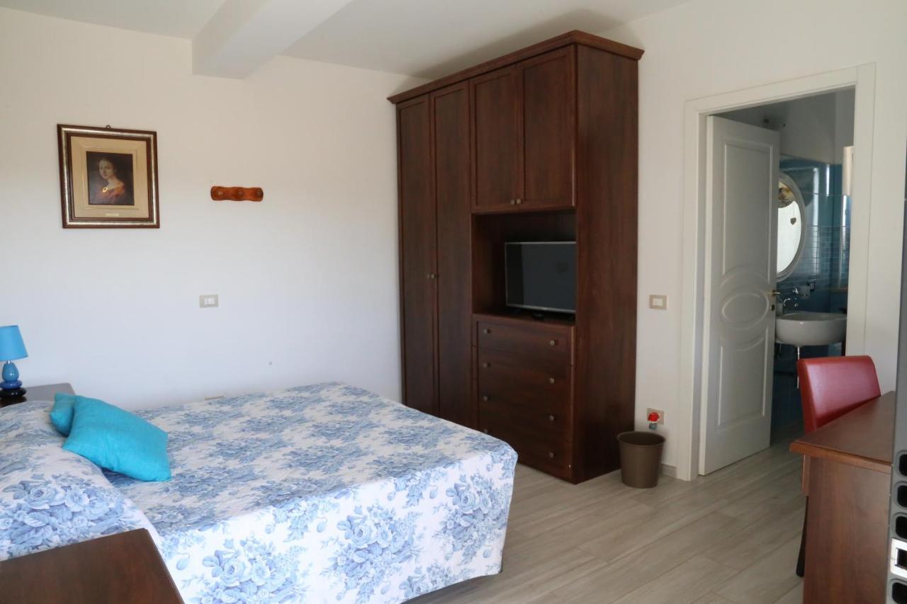 Mabell Guest House Civitavecchia Exterior foto