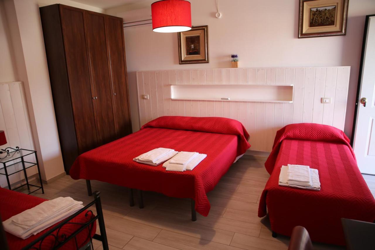Mabell Guest House Civitavecchia Exterior foto
